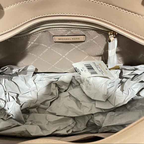 MICHAEL KORS Jet Set Large Color-Block Logo Tote Bag - Picture 10 of 11